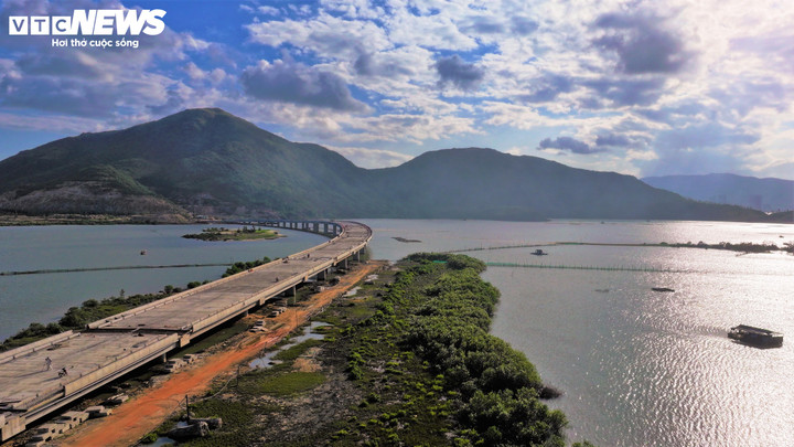 Cầu vượt biển Hải Giang 500 tỷ đồng sắp khánh thành tại Gia Lai , kết nối Quy Nhơn - Ảnh 9.