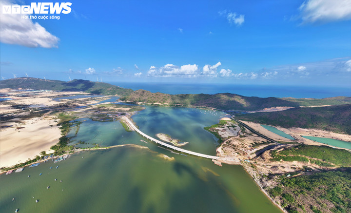 Cầu vượt biển Hải Giang 500 tỷ đồng sắp khánh thành tại Gia Lai , kết nối Quy Nhơn - Ảnh 3.