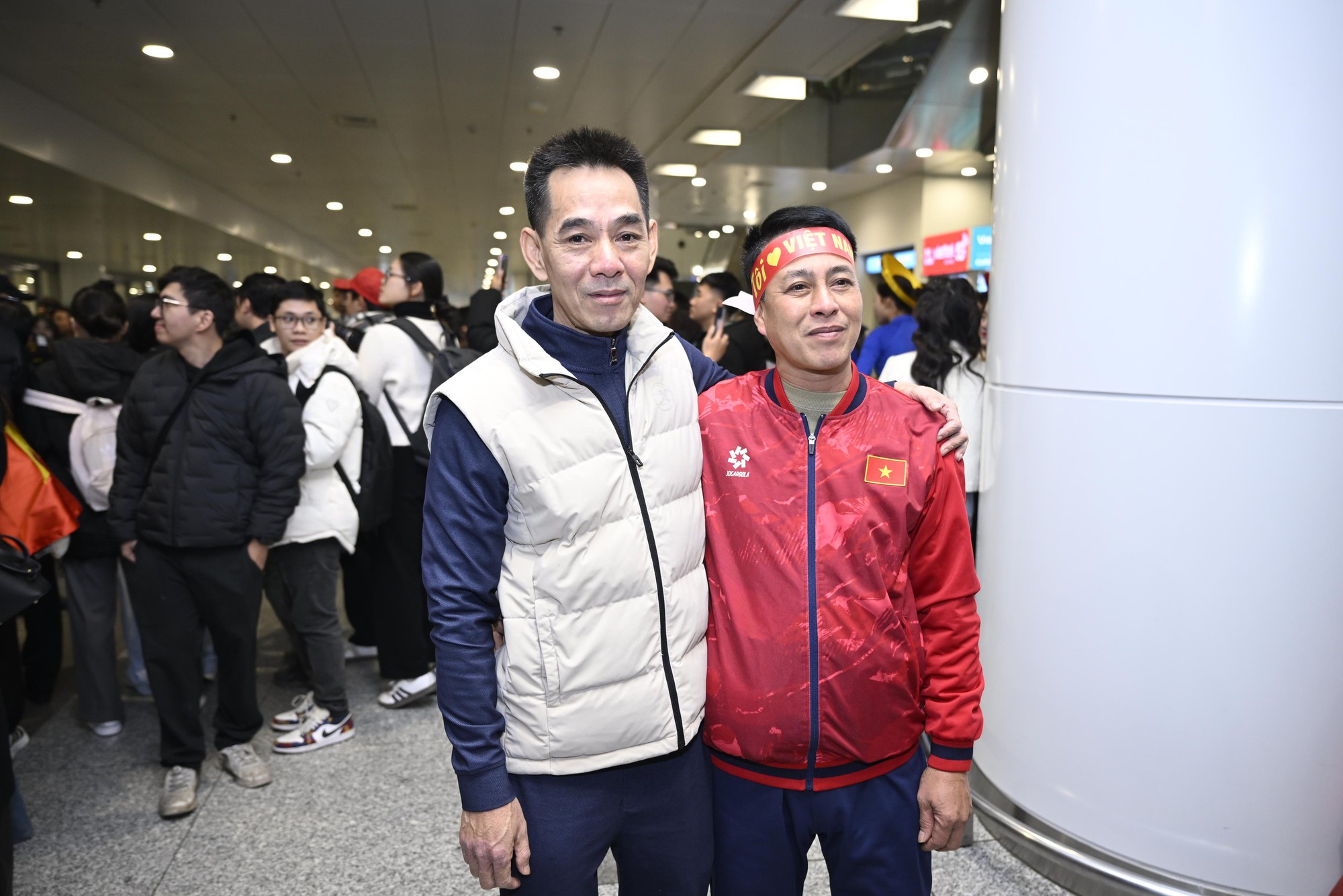 Bố Minh Phúc động viên bố Hiểu Minh đang xót con chấn thương: Nỗi lòng người cha có con khoác áo U23 Việt Nam- Ảnh 4. Bố Minh Phúc động viên bố Hiểu Minh đang xót con chấn thương: Nỗi lòng người cha có con khoác áo U23 Việt Nam- Ảnh 4.