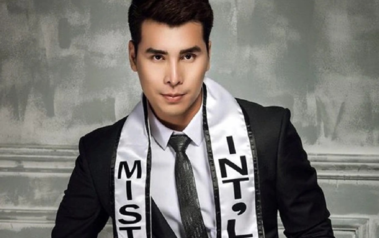 Một nam vương sang Mỹ phải đi dán poster, đàn anh nói: "Tôi rất đau lòng"- Ảnh 2.