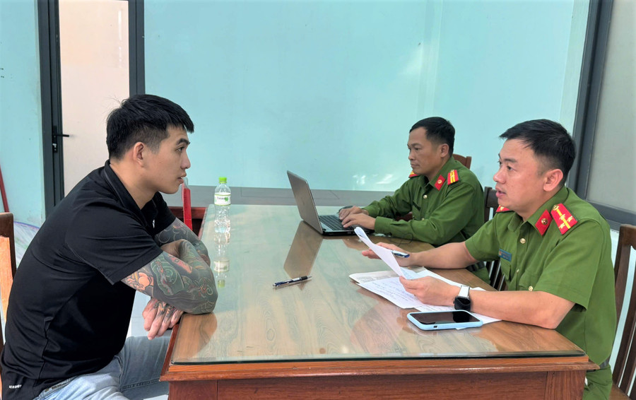 Đối tượng truy nã đặc biệt nguy hiểm Mai Văn Thi đã ra đầu thú tại Quy Nhơn - Ảnh 1. Đối tượng truy nã đặc biệt nguy hiểm Mai Văn Thi đã ra đầu thú tại Quy Nhơn - Ảnh 1.