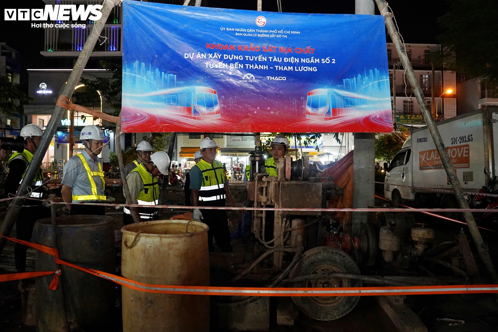 Xuyên đêm khoan khảo sát địa chất tuyến Metro số 2 TP . HCM hướng đến vận hành 2030 - Ảnh 1.
