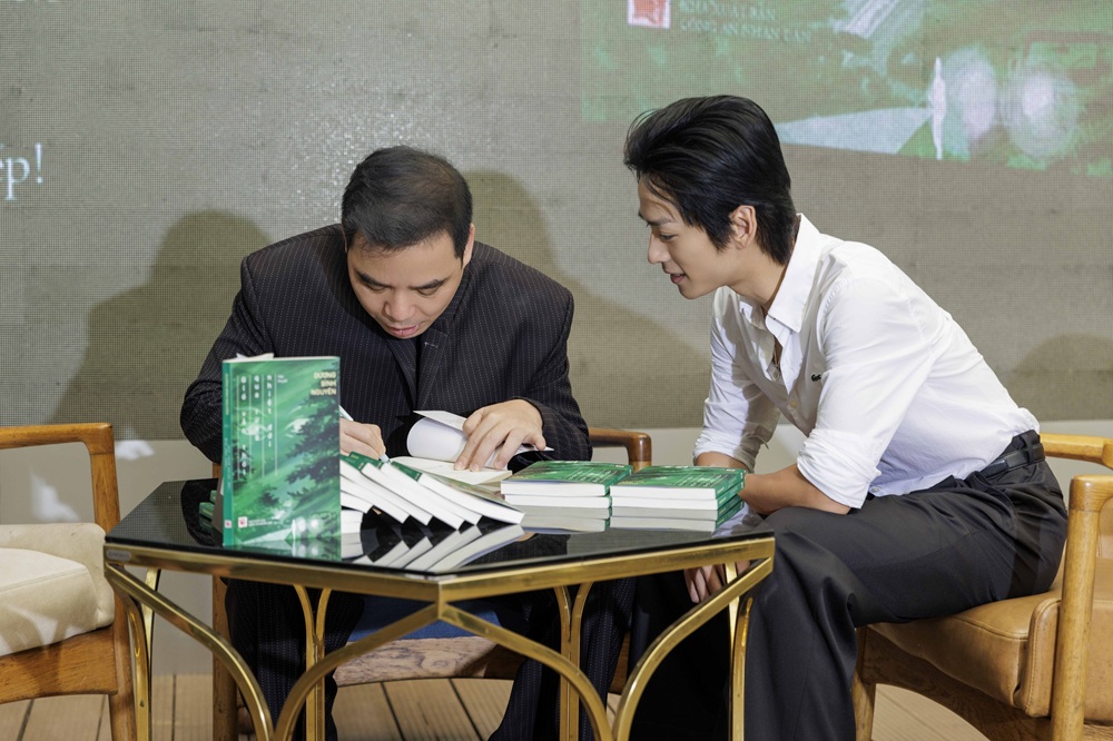 Tăng Thanh Hà, Trần Bảo Sơn và dàn sao Việt dự sự kiện ra mắt sách- Ảnh 4.