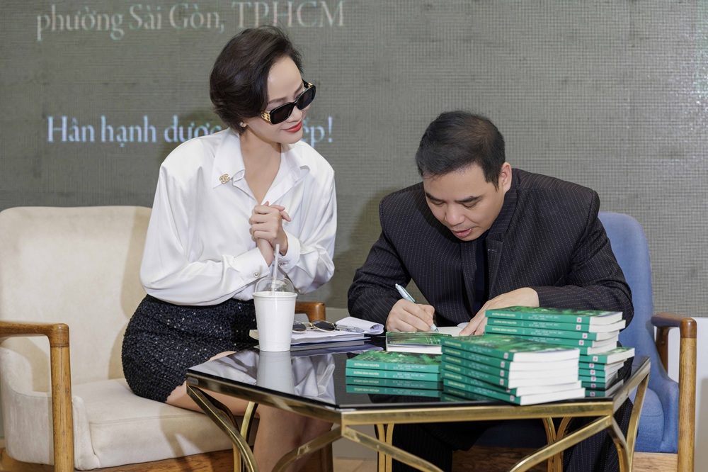 Tăng Thanh Hà, Trần Bảo Sơn và dàn sao Việt dự sự kiện ra mắt sách- Ảnh 2.