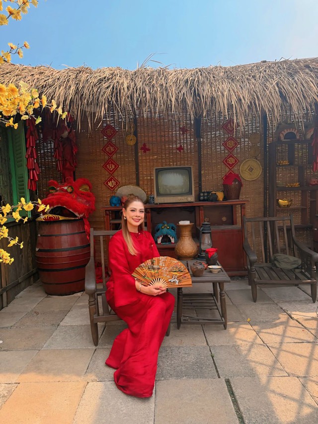 Thảm hoạ nhạc Tết mới: 2 ngôi sao đình đám một thời bị chê sến súa, nhạc như “hàng tồn kho” từ những năm 2000- Ảnh 4.