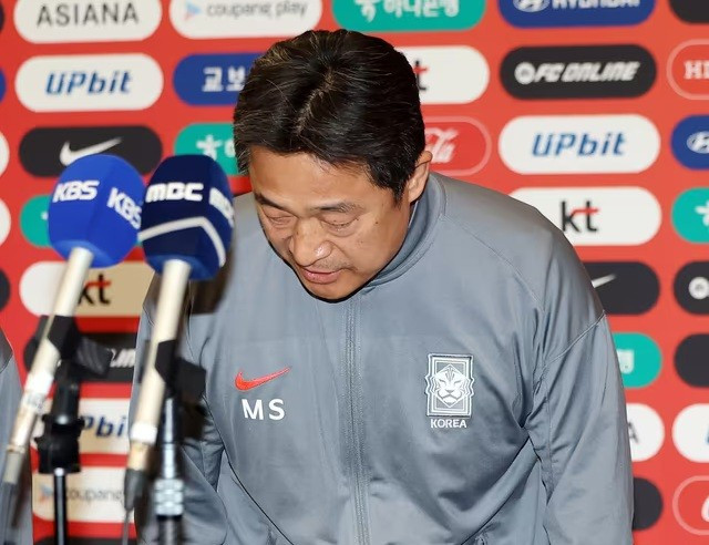 U23 H&agrave;n Quốc lục đục nội bộ sau trận thua U23 Việt Nam, bại tướng của HLV Kim Sang Sik mất việc?
