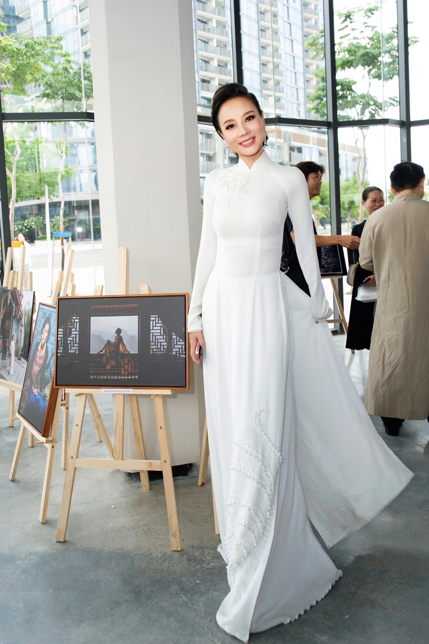 Nàng á hậu xinh đẹp nói về 10 năm rút lui khỏi showbiz Việt: "Có những lúc mình rất tệ!" - Ảnh 4.