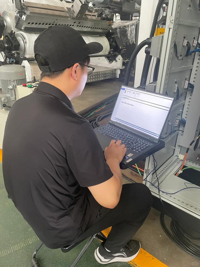 Lương 112 triệu gửi tiết kiệm, 7 năm sau đi r&uacute;t 10 tỷ th&igrave; nh&acirc;n vi&ecirc;n ng&acirc;n h&agrave;ng n&oacute;i: "1 đồng cũng kh&ocirc;ng c&oacute;"- Ảnh 1.