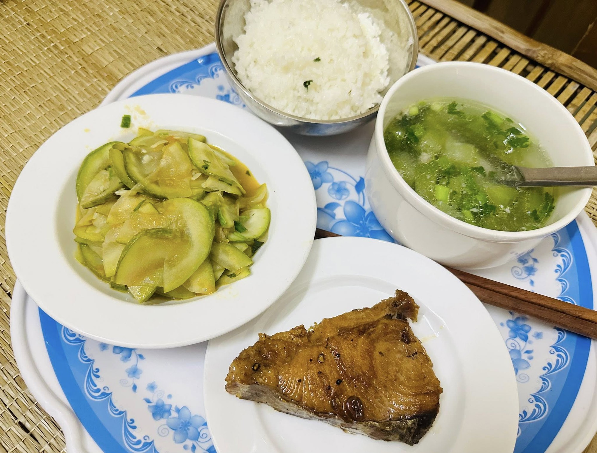 Thực đơn cơm cữ giúp mẹ bỉm hút đều 2 lít sữa mỗi ngày: Những mâm cơm giản dị nhưng "đỉnh cao" dinh dưỡng của mẹ Hà Tĩnh- Ảnh 14.