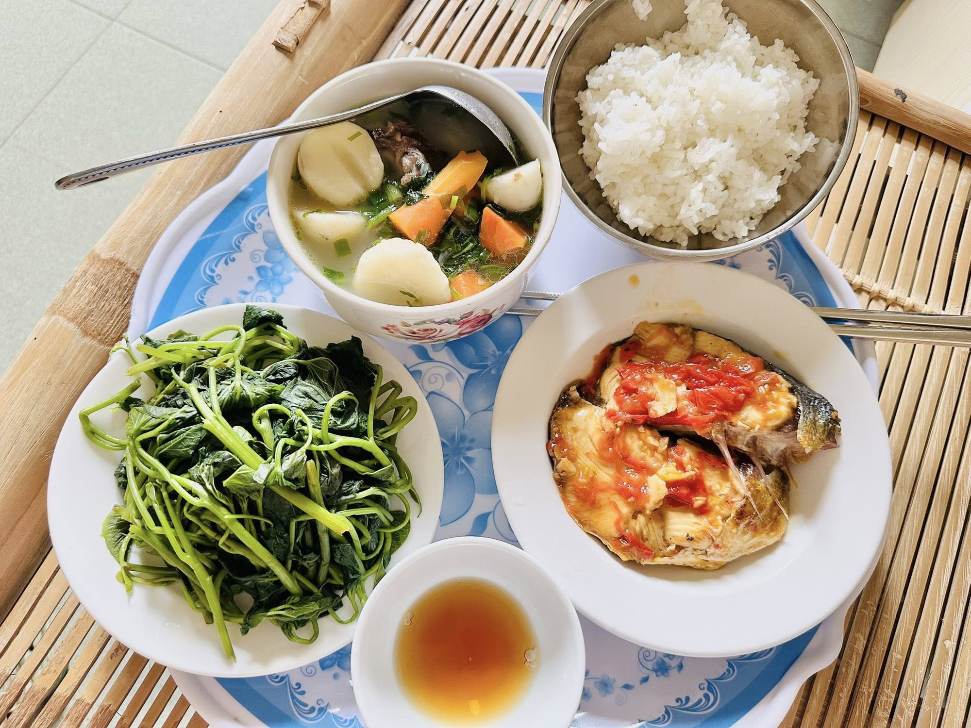 Thực đơn cơm cữ giúp mẹ bỉm hút đều 2 lít sữa mỗi ngày: Những mâm cơm giản dị nhưng "đỉnh cao" dinh dưỡng của mẹ Hà Tĩnh- Ảnh 21.