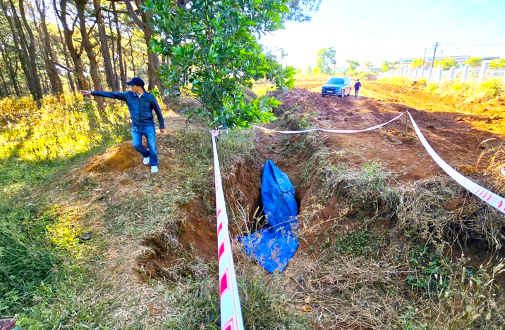 Vụ cướp ng&acirc;n h&agrave;ng Gia Lai: Ph&aacute;t hiện dấu vết đốt quần &aacute;o v&agrave; trang bị phi tang - Ảnh 3.