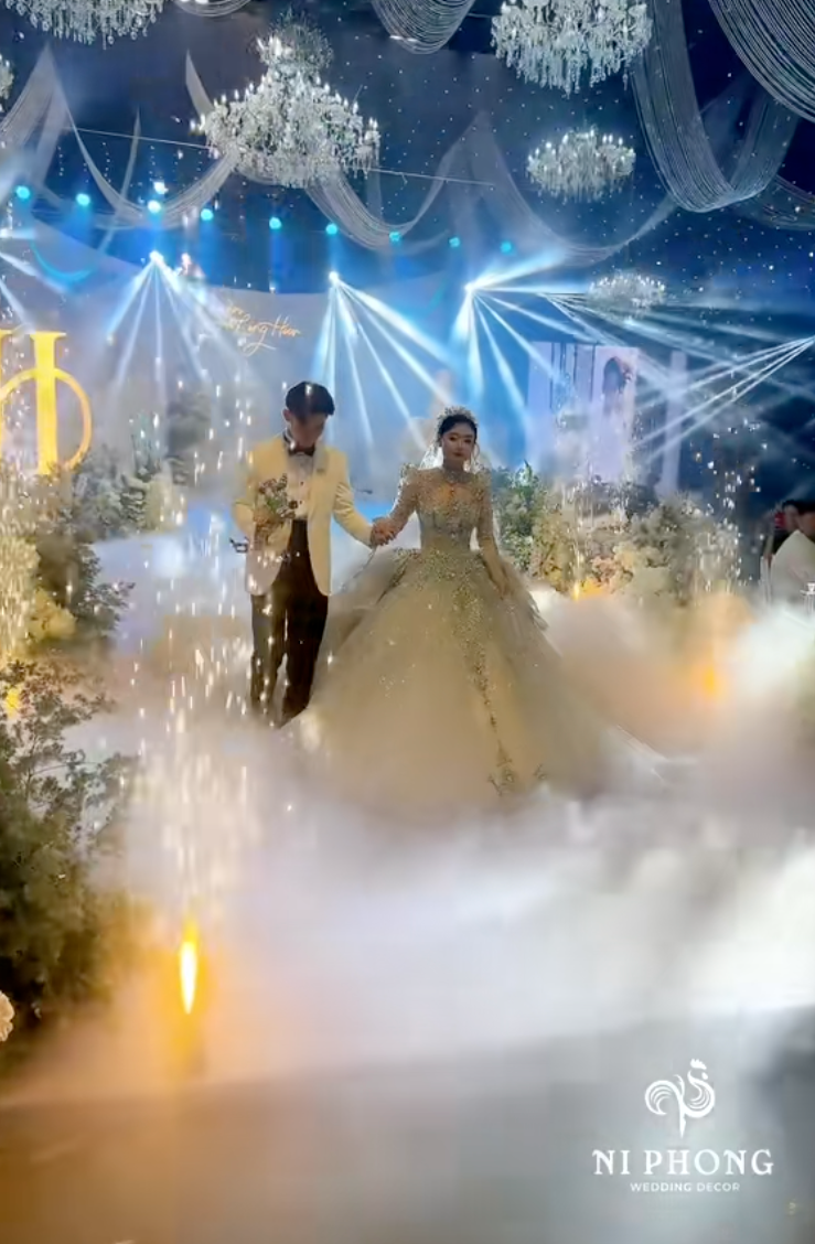 Cô dâu Tây Ninh lấy chồng Campuchia: Hoa cưới 300 triệu, bố chồng cho 1 tỷ tiền váy áo nhưng giá trị nhất là câu "chốt hạ"- Ảnh 19.