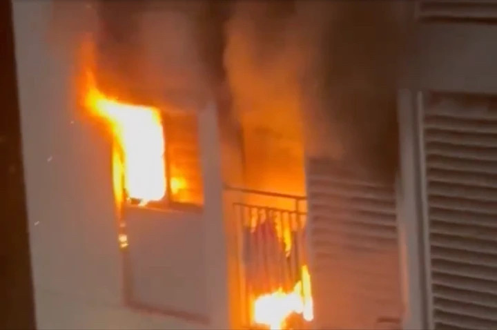 Cháy chung cư Ehome S ở tp . Hcm: 3 Mẹ con bị thương nặng - Ảnh 1.