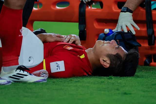 Hiểu Minh U23 Việt Nam xúc động kể lại chấn thương ám ảnh nhất sự nghiệp: 