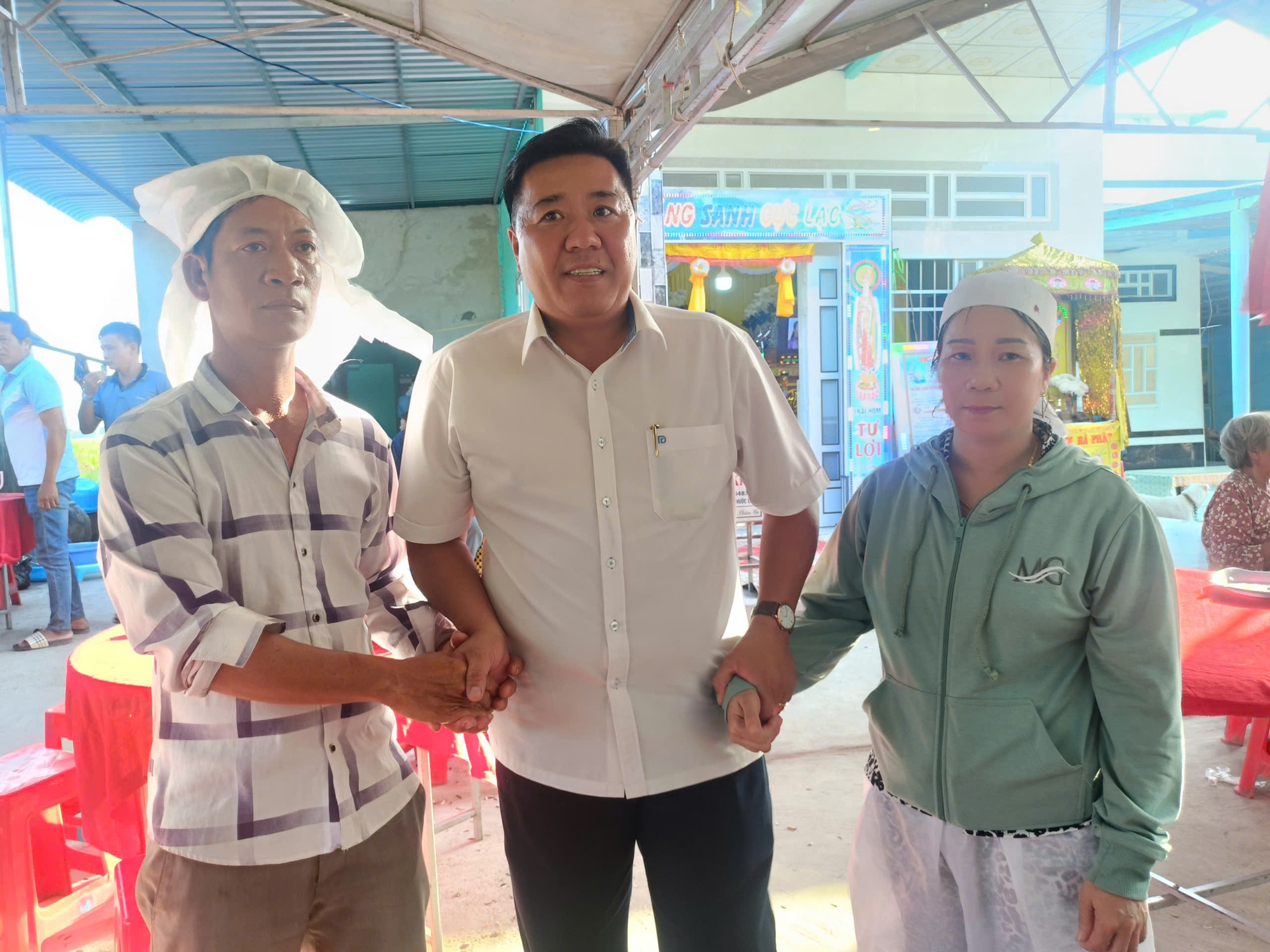 Thăm hỏi gia đình 2 mẹ con bị sát hại tại Cà Mau , khắc phục nỗi đau thương - Ảnh 1.