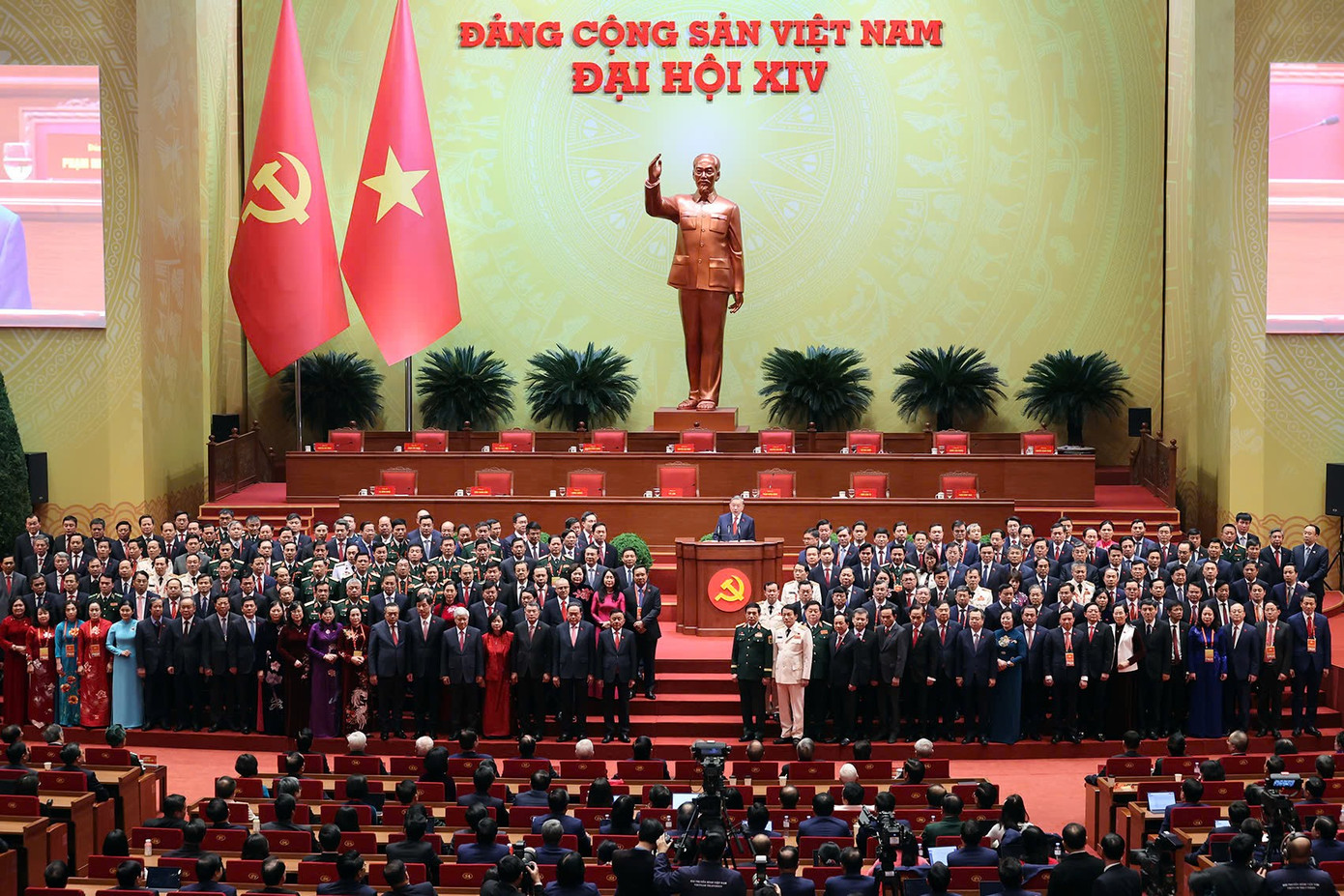 Nhiều tỉnh th&agrave;nh c&oacute; 2 - 3 l&atilde;nh đạo ủy vi&ecirc;n Trung ương Đảng: Tại sao lại như vậy? - Ảnh 1.