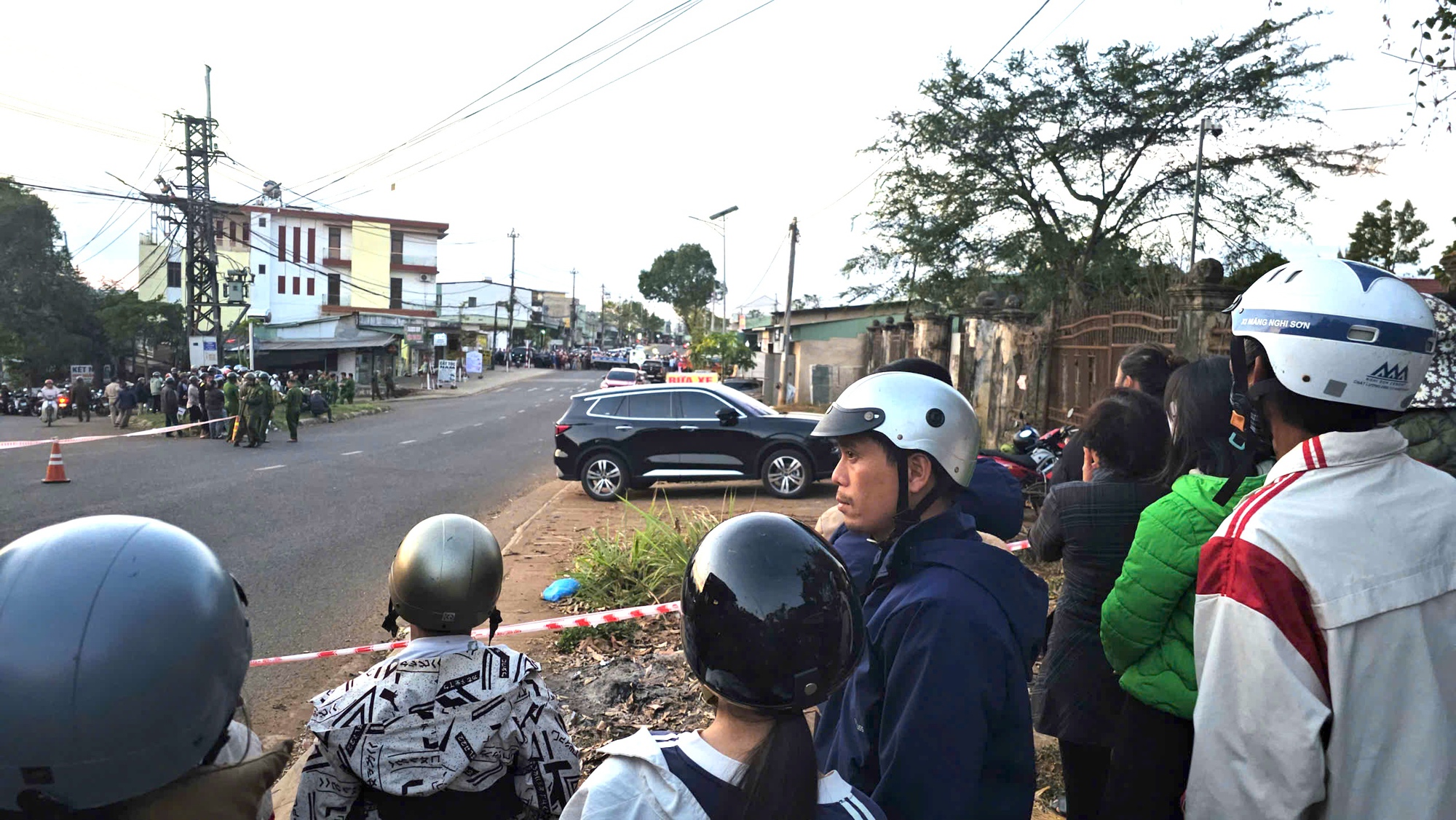 Công an Gia Lai bắt đối tượng tàng trữ ma túy không liên quan cướp ngân hàng - Ảnh 3. Công an Gia Lai bắt đối tượng tàng trữ ma túy không liên quan cướp ngân hàng - Ảnh 3.