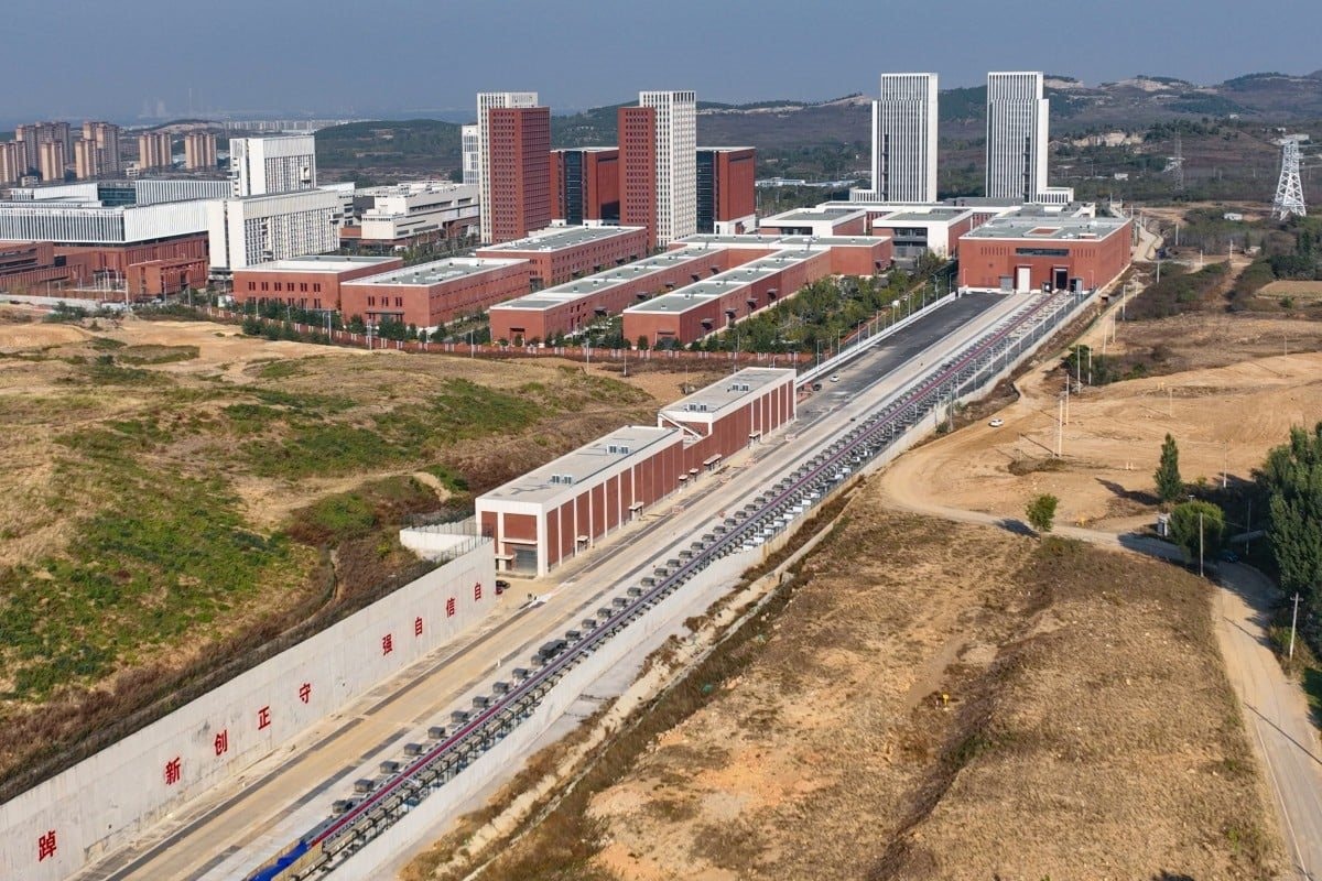 Đường sắt Trung Quốc vượt rào cản thần thánh , lập kỳ tích phóng điện từ siêu thanh - Ảnh 1.