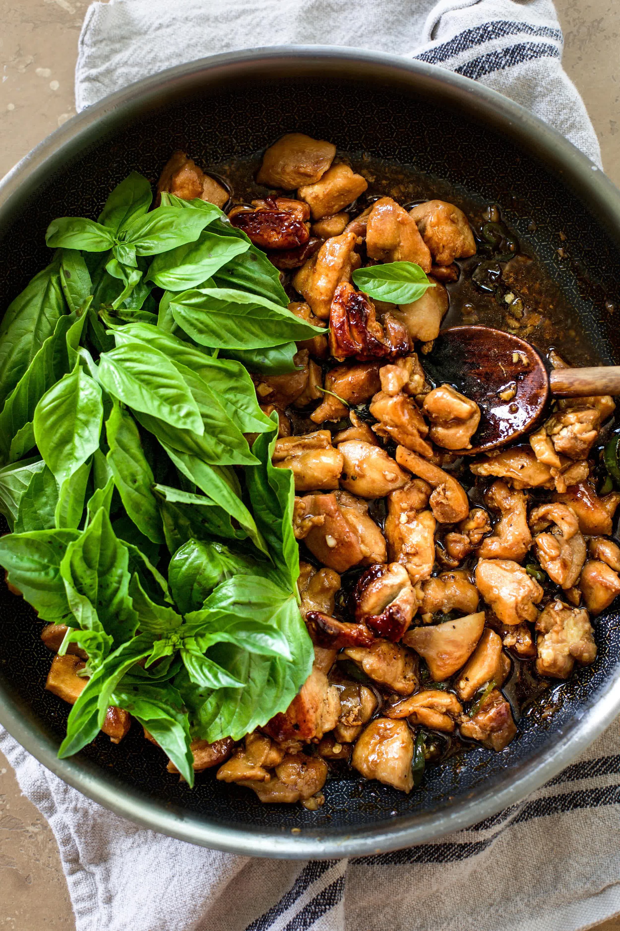 Loại c&acirc;y gia vị n&ecirc;n trồng trong nh&agrave; v&agrave;o năm mới: "H&uacute;t" may mắn, t&agrave;i lộc, l&agrave;m thuốc khi cần - Ảnh 6.