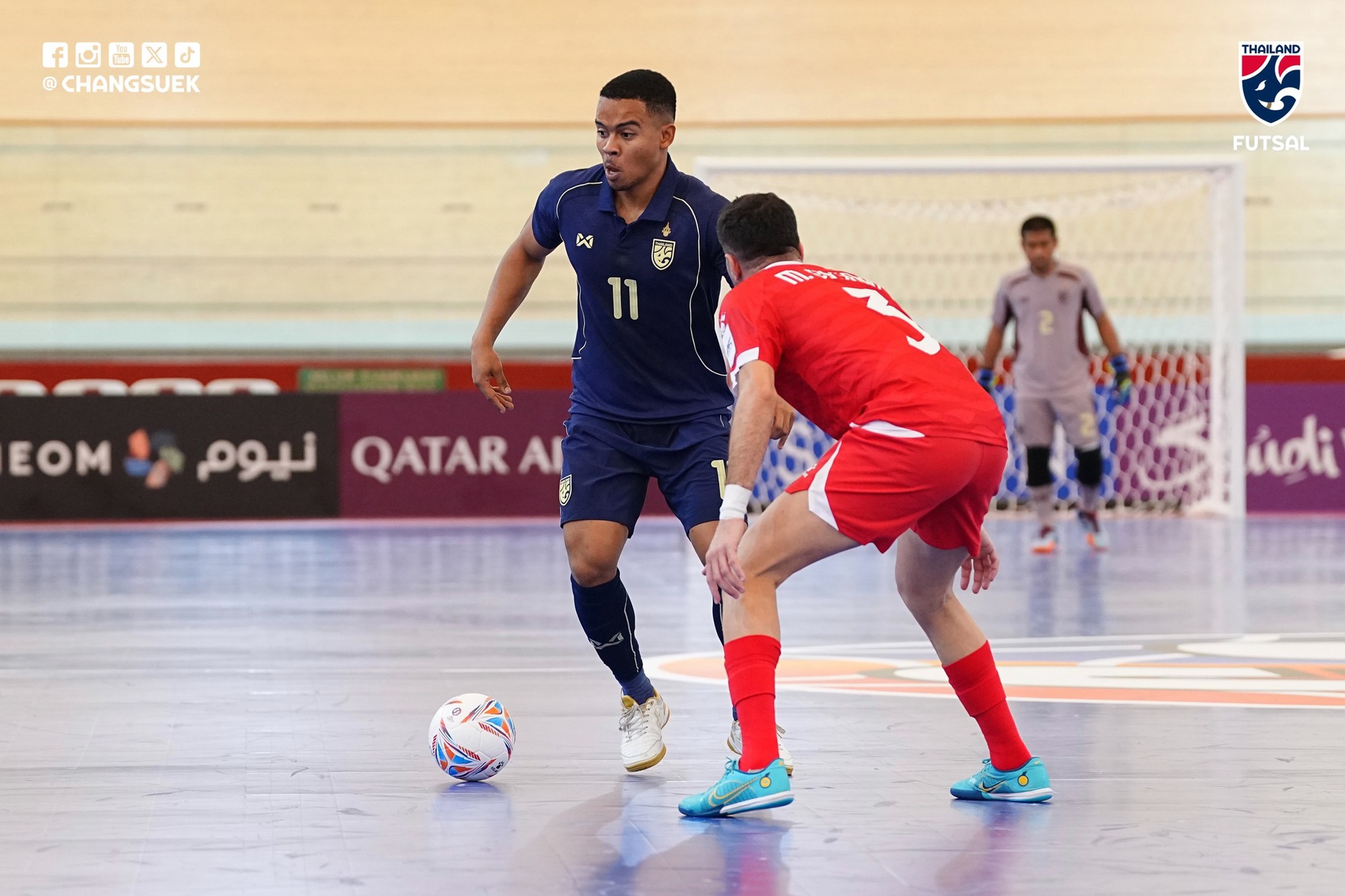 Giải châu Á: Ngôi sao từng thắng Barcelona tỏa sáng, tuyển Thái Lan gây sức ép lên tuyển Việt Nam - Ảnh 1.