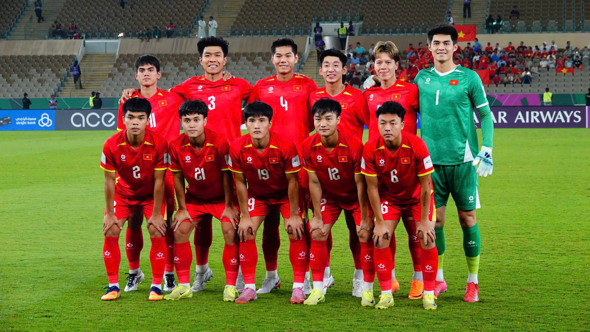 Lộ diện "học b&aacute;" U23 Việt Nam Nguyễn Hiểu Minh: Đ&aacute; b&oacute;ng hay, học giỏi c&ograve;n điển trai 10 điểm - Ảnh 8.