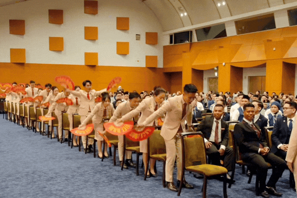 16 thanh niên xuất sắc của Việt Nam viral với điệu nhảy khiến tất cả đều chốt 1 từ: VUÝP- Ảnh 2.