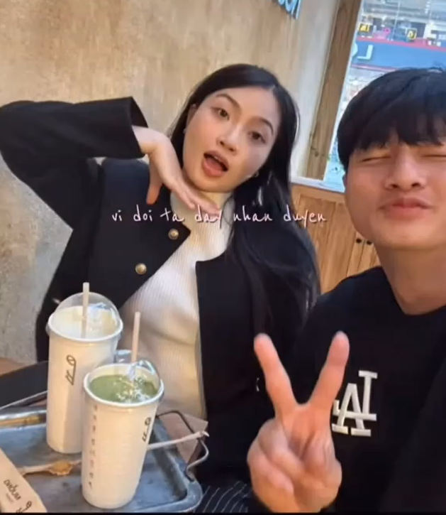 Thủ môn hotboy Cao Văn Bình U23 Việt Nam đã có bạn gái xinh xắn, tình cảm cỡ này, hội fangirl "bít cửa" - Ảnh 6.