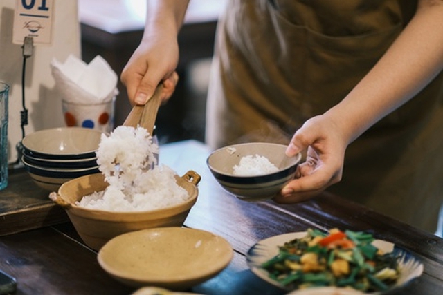 Mẹ chồng hỏi tôi tiết kiệm được bao nhiêu tiền, tôi thật thà trả lời, tối đó chồng bảo: “Em chuẩn bị tinh thần đi”- Ảnh 1.