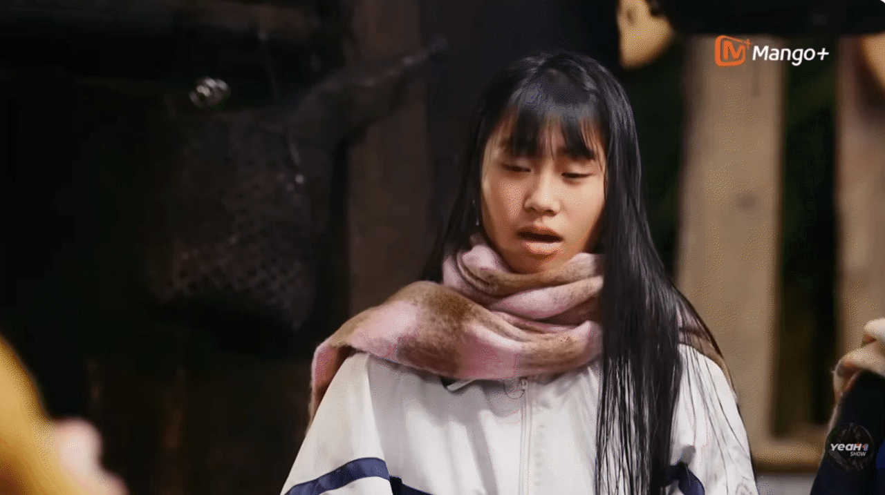 Bé Thư - con gái chị Thông: Khoảnh khắc "tuyệt đối điện ảnh" của cô bé Bản Liền, chiếm trọn spotlight Gia đình Haha- Ảnh 9.