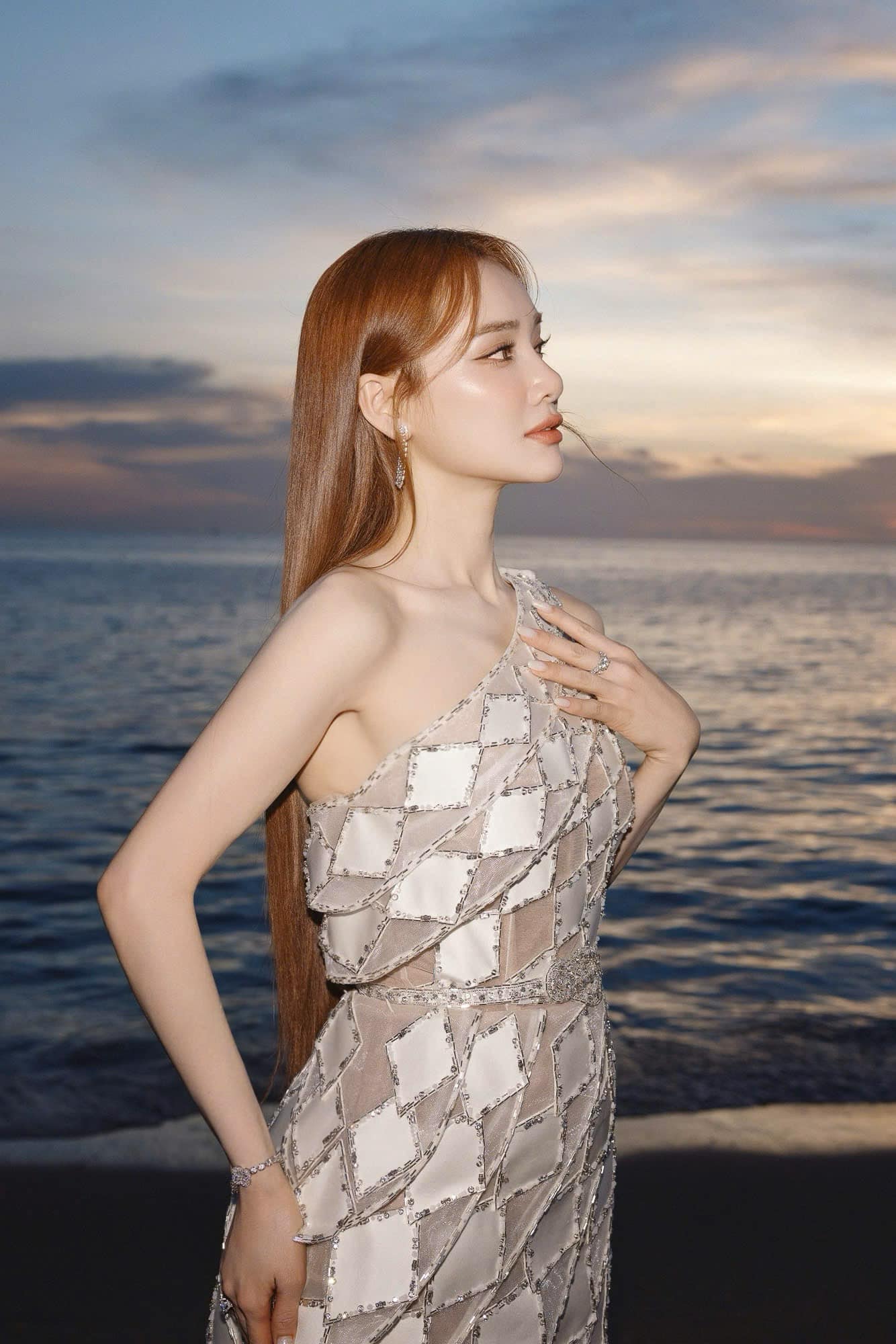 Visual Nh&atilde; Phương cam thường vẫn s&aacute;ng bừng ngay khi vừa sinh con thứ 3, "Song Hye Kyo Việt Nam" h&oacute;a ra rất chăm d&ugrave;ng 2 "vũ kh&iacute; b&iacute; mật" để trẻ bất chấp- Ảnh 8.