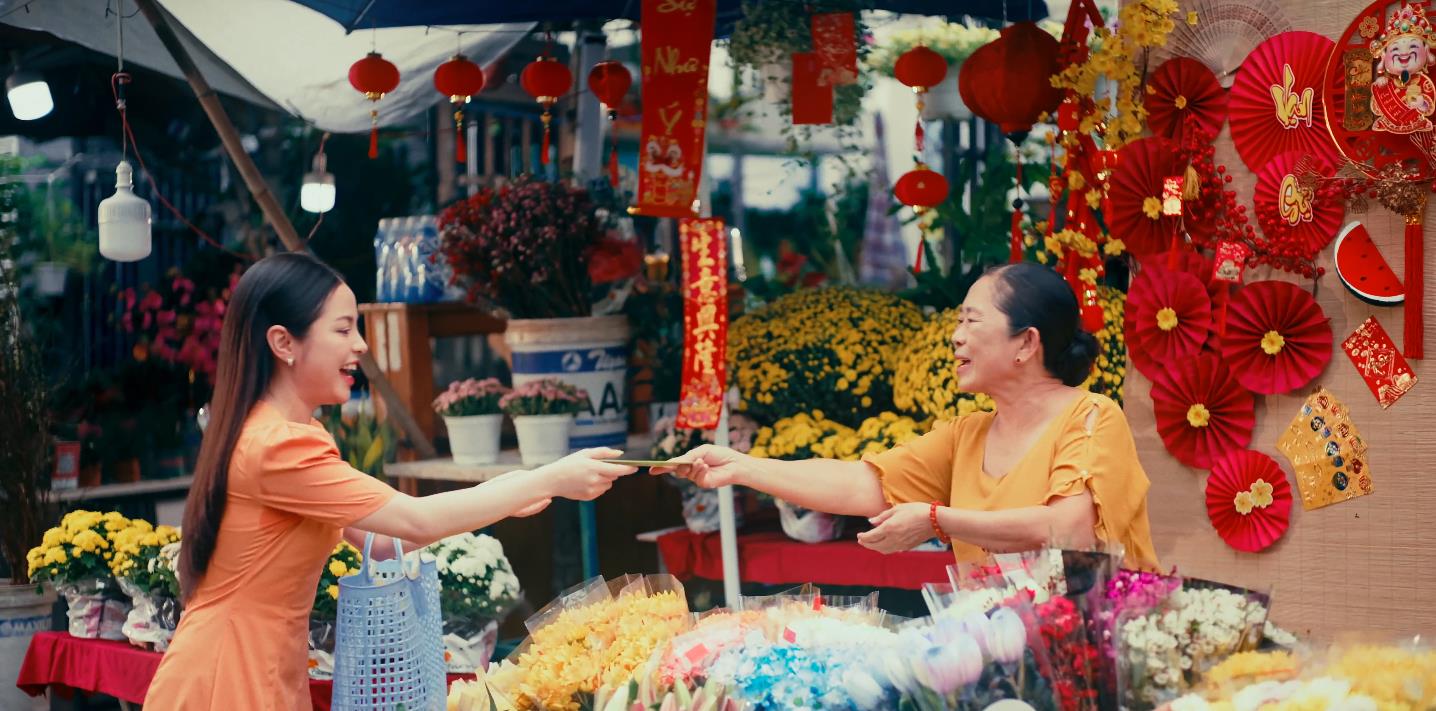 Trao quà đầu năm, sẻ chia may mắn cùng Vietlott mùa Tết 2026 - Ảnh 2. Trao quà đầu năm, sẻ chia may mắn cùng Vietlott mùa Tết 2026 - Ảnh 2.