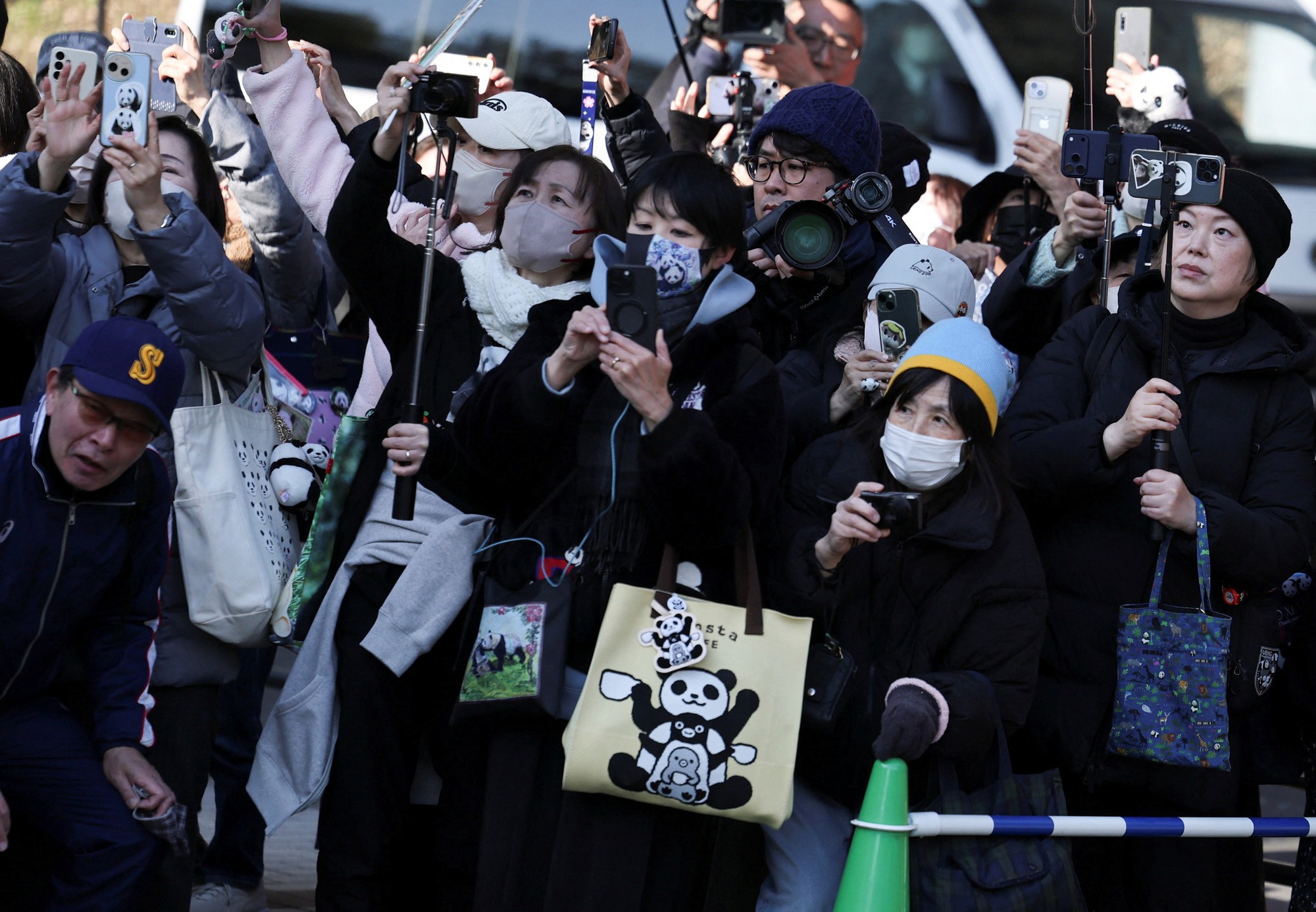 Người d&acirc;n Nhật Bản tiễn gấu tr&uacute;c về Trung Quốc: Nỗi buồn v&agrave; thiệt hại kinh tế - Ảnh 4.