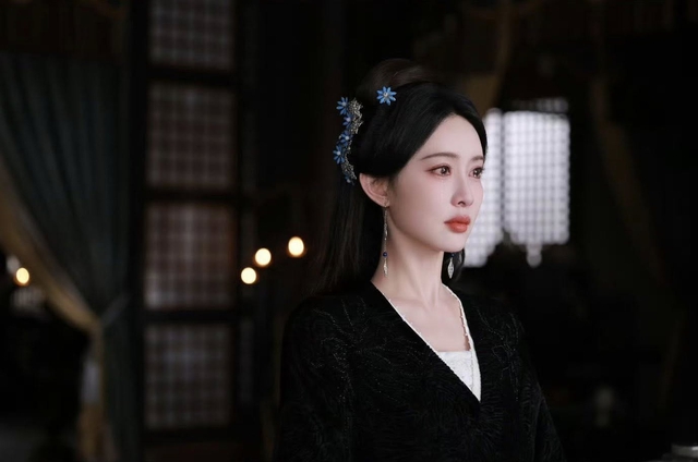 Lạy trời đừng cho mỹ nh&acirc;n gi&agrave; đắng n&agrave;y đ&oacute;ng thiếu nữ: Đẻ ra nữ ch&iacute;nh c&ograve;n được, tr&ecirc;u đ&ugrave;a kh&aacute;n giả hay g&igrave;- Ảnh 6.