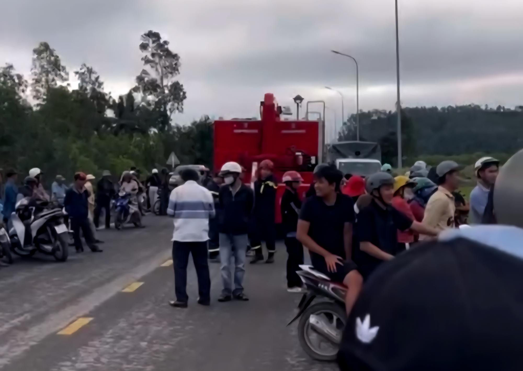 Bộ Quốc phòng thông tin về vụ máy bay quân sự rơi tại Đắk Lắk - Ảnh 1.