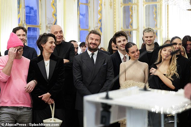 Thương Harper mới 14 tuổi phải đau lòng vì drama gia đình Beckham, Brooklyn đòi gặp em gái nhưng không muốn chạm mặt bố mẹ- Ảnh 7.