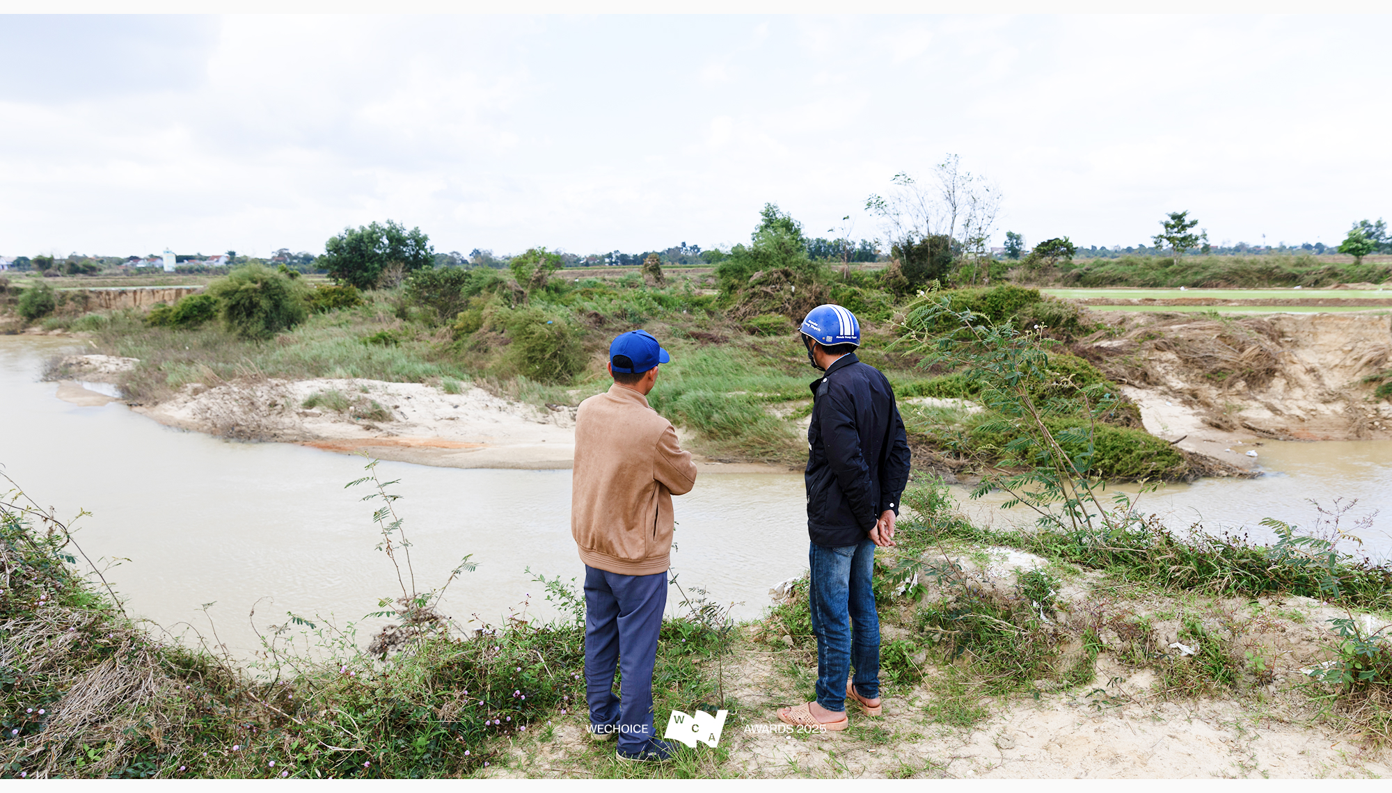 Không có phương án B: Cuộc cứu người phi thường giữa dòng lũ bằng chiếc drone phun thuốc- Ảnh 5.