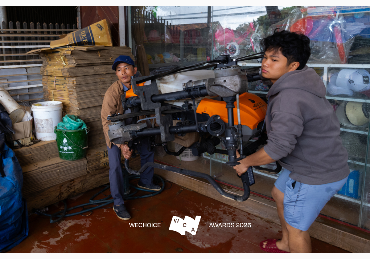 Không có phương án B: Cuộc cứu người phi thường giữa dòng lũ bằng chiếc drone phun thuốc- Ảnh 21.