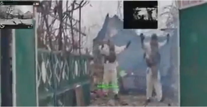 Ukraine tung vũ kh&iacute; đ&aacute;ng sợ: Nh&oacute;m l&iacute;nh Nga giơ tay xin h&agrave;ng trong bất ngờ - Ảnh 1.