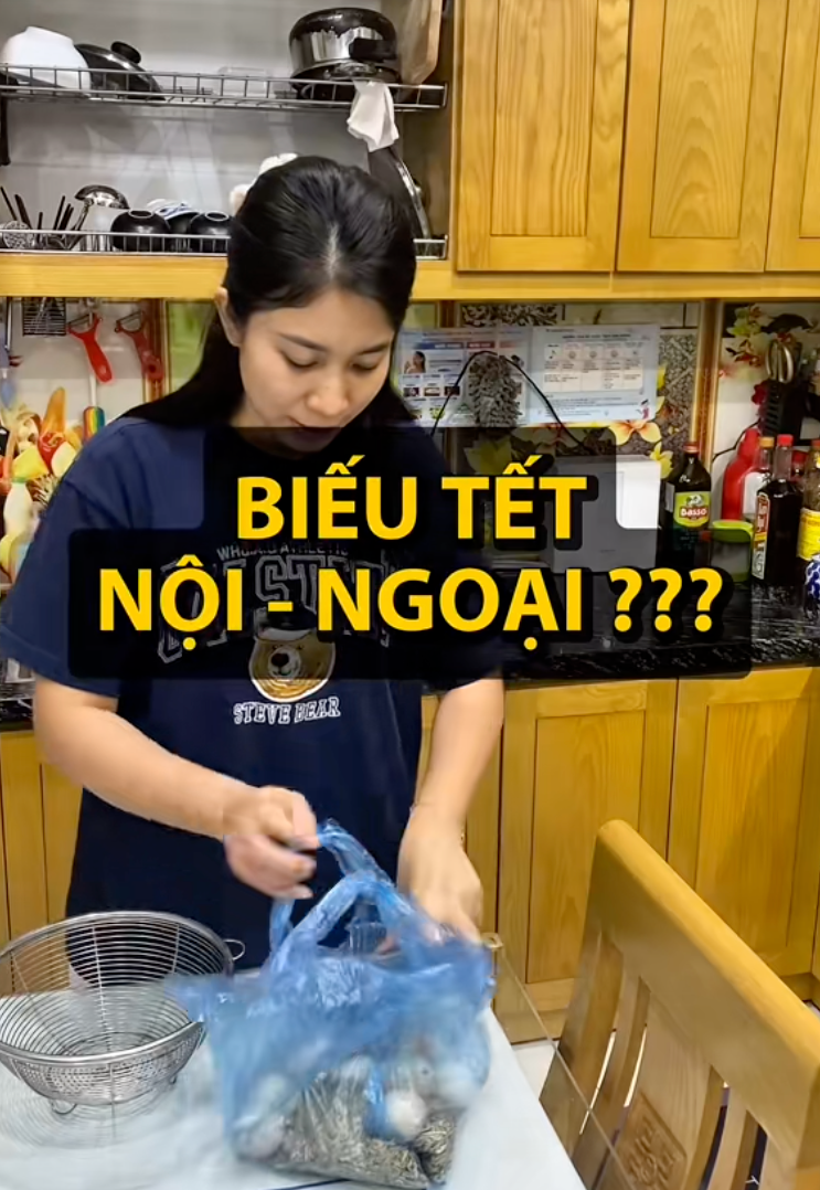 Làm dâu 5 năm, vợ Hà Nội biếu Tết nội - ngoại 3 triệu: Hai nhà chưa nói gì, toàn người ngoài vào "phán" - Ảnh 1.