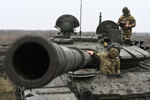 Xe tăng T - 72 b3m kh&ocirc;ng c&oacute; cơ hội thắng M1E3 Abrams trong năm 2026 - Ảnh 1.