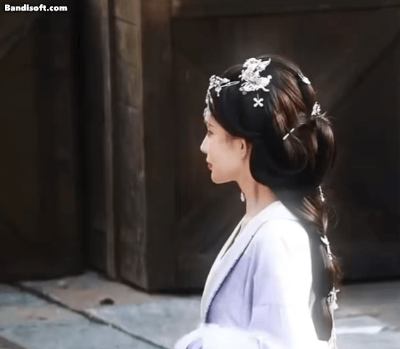 Lạy trời đừng cho mỹ nh&acirc;n gi&agrave; đắng n&agrave;y đ&oacute;ng thiếu nữ: Đẻ ra nữ ch&iacute;nh c&ograve;n được, tr&ecirc;u đ&ugrave;a kh&aacute;n giả hay g&igrave;- Ảnh 3.