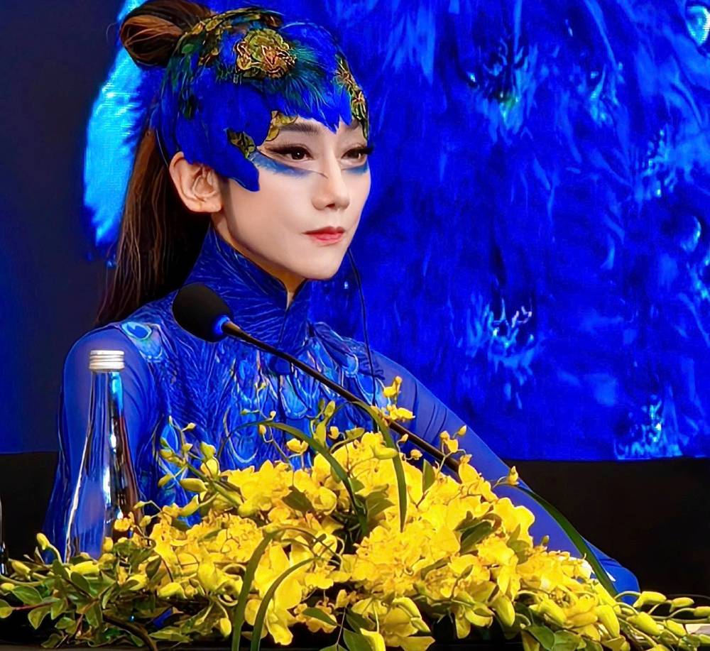 "Khổng Tước" Dương Lệ Bình tuổi 68: Cân nặng của tôi khoảng 42 đến 44 cân, ngày nào tôi cũng cân - Ảnh 1.