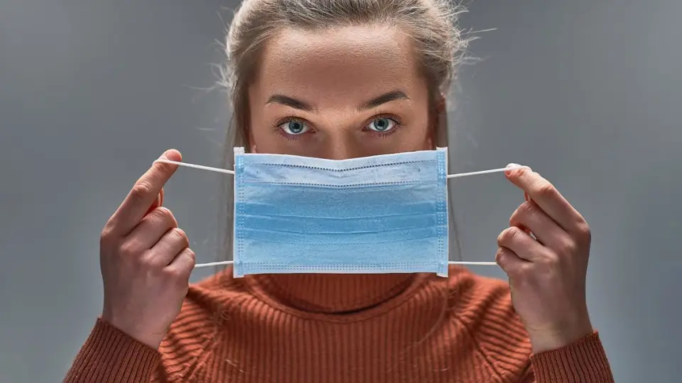 Bác sĩ khuyến cáo các gia đình nên chuẩn bị 5 vật dụng bảo hộ thiết yếu để phòng chống virus Nipah- Ảnh 2.