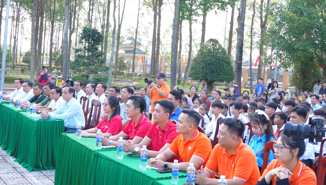 Xu&acirc;n Y&ecirc;u Thương &ndash; H&agrave;nh tr&igrave;nh lan tỏa y&ecirc;u thương - Ảnh 3.