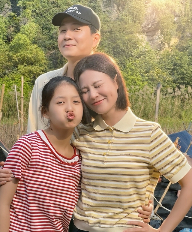 MXH náo loạn vì cặp sao Việt bị đồn 