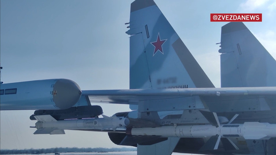 Ti&ecirc;m k&iacute;ch su-35s sử dụng t&ecirc;n lửa R-27 lỗi thời trong nhiệm vụ gần tiền tuyến - Ảnh 1.