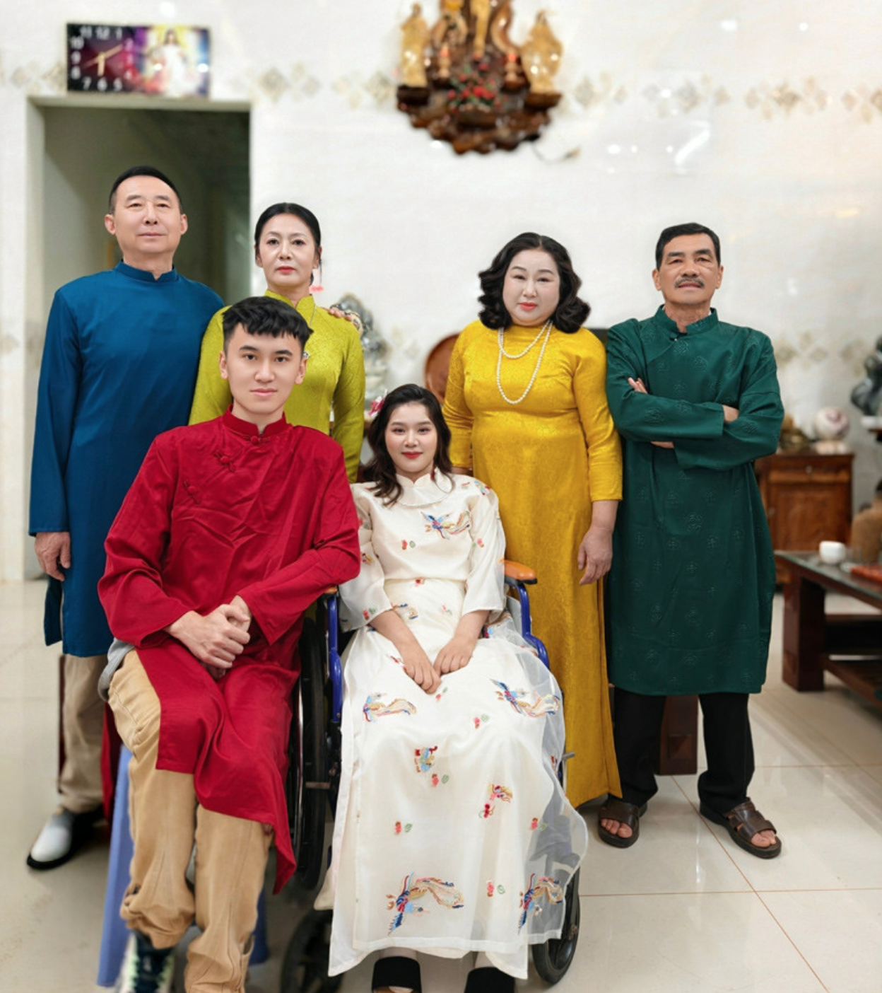 Bố mẹ chồng Trung Quốc sang gặp nàng dâu Việt bị liệt tứ chi: Hành động bất ngờ trong bữa cơm thông gia - Ảnh 3.