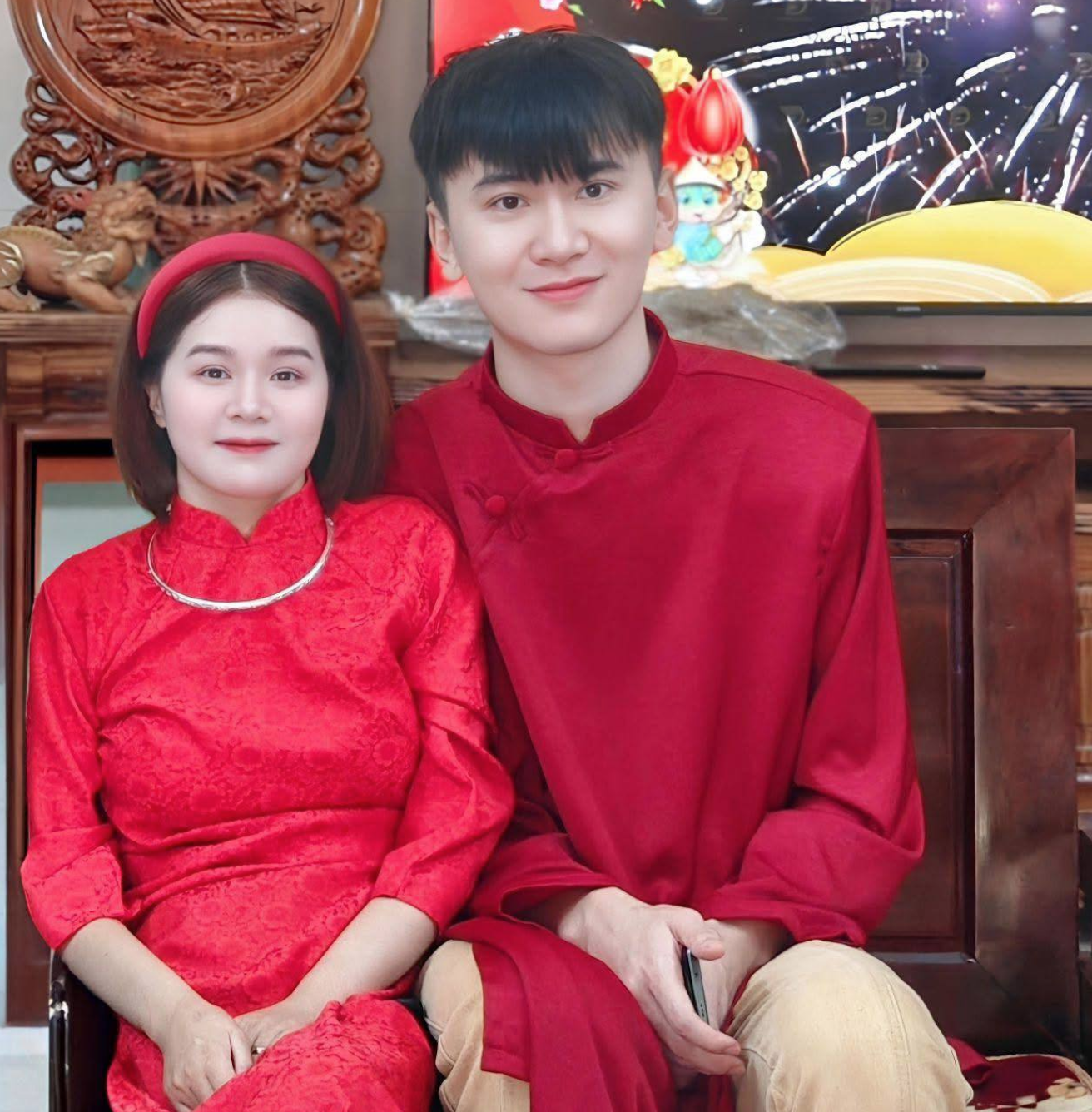 Bố mẹ chồng Trung Quốc sang gặp nàng dâu Việt bị liệt tứ chi Bố mẹ chồng Trung Quốc sang gặp nàng dâu Việt bị liệt tứ chi