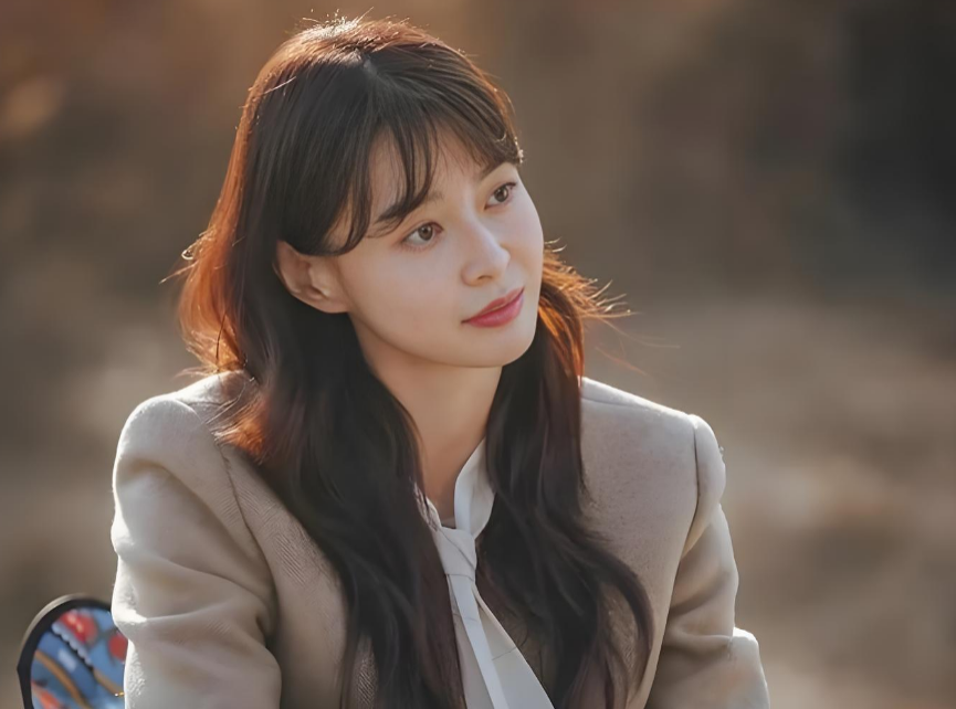 Vô tư mở hộp bánh 2 triệu để ăn thử, em chồng khiến tôi rơi vào tình cảnh khó mở miệng- Ảnh 1.