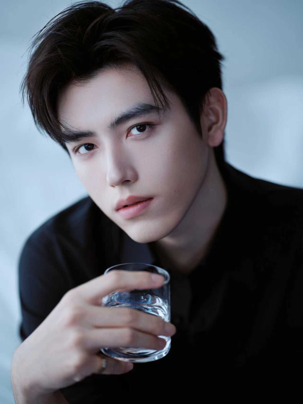 Danh sách Đỏ Đen chấn động Cbiz: Tiêu Chiến - Bạch Lộc top đầu, cả loạt sao bại lộ 1.001 phốt thái độ lồi lõm- Ảnh 10.